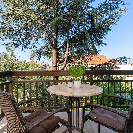 Awesome Apartment In Makarska With Wifi Exteriör bild