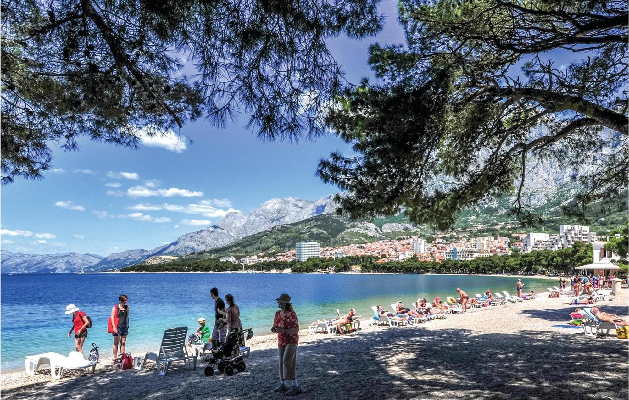 Awesome Apartment In Makarska With Wifi Exteriör bild